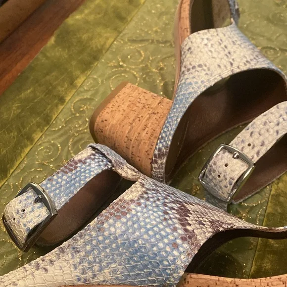 EUC Donald J Pliner “Snakeskin” Heeled Sandals - Picture 5 of 7